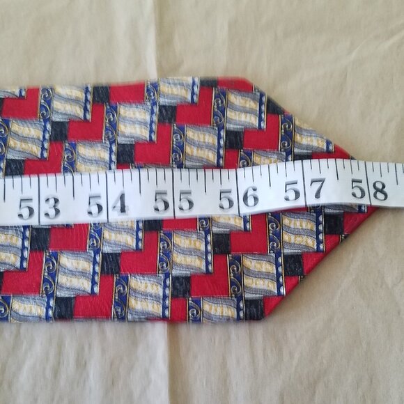 COUNTESS MARA 1938 SILK TIE|VINTAGE SCROLL MOTIF|MADE IN USA |STATEMENT ELEGANCE - Picture 10 of 10